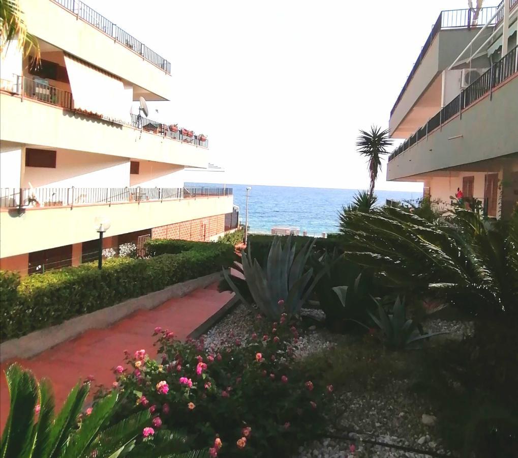 Oltremare Taormina Letojanni Daire Dış mekan fotoğraf